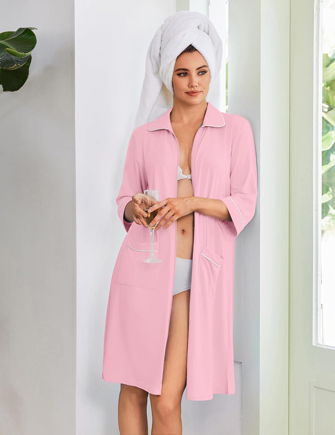 Women’s zip robe with 3/4 sleeves, light pink, contrast collar and cuffs, front pockets