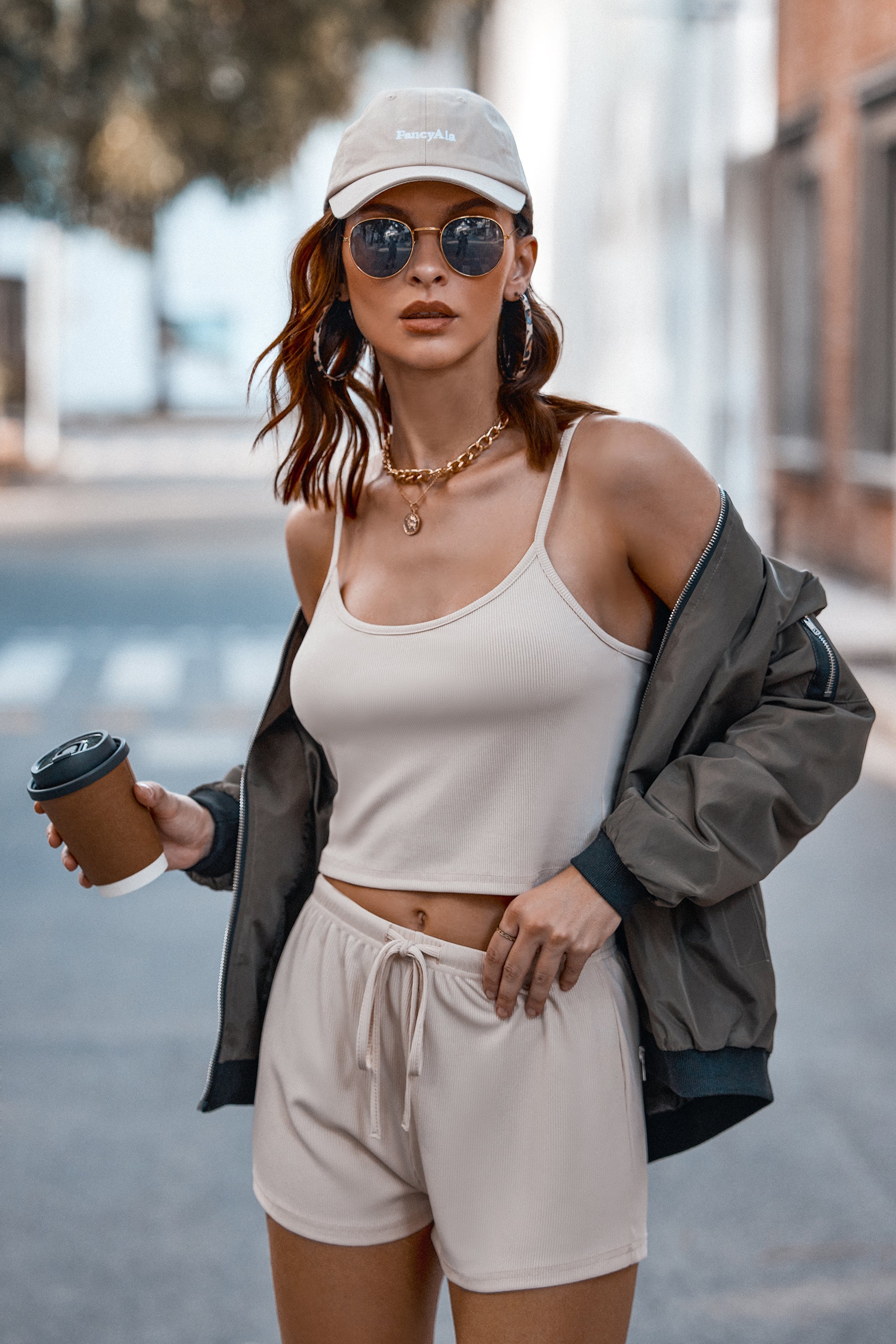 Pyjama-Set in Offwhite: einfarbiges Tanktop und Shorts mit Kordelzug am Bund