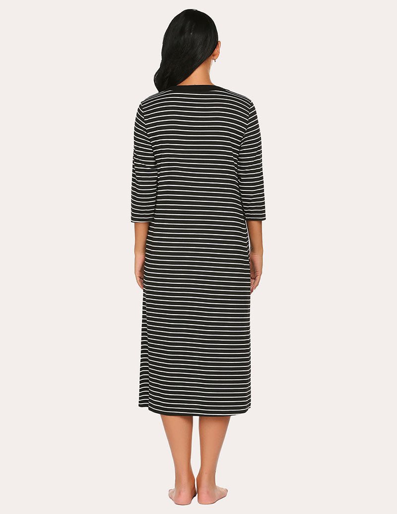 Striped zipper robe in black and white, hooded, three-quarter sleeves, mid-calf length