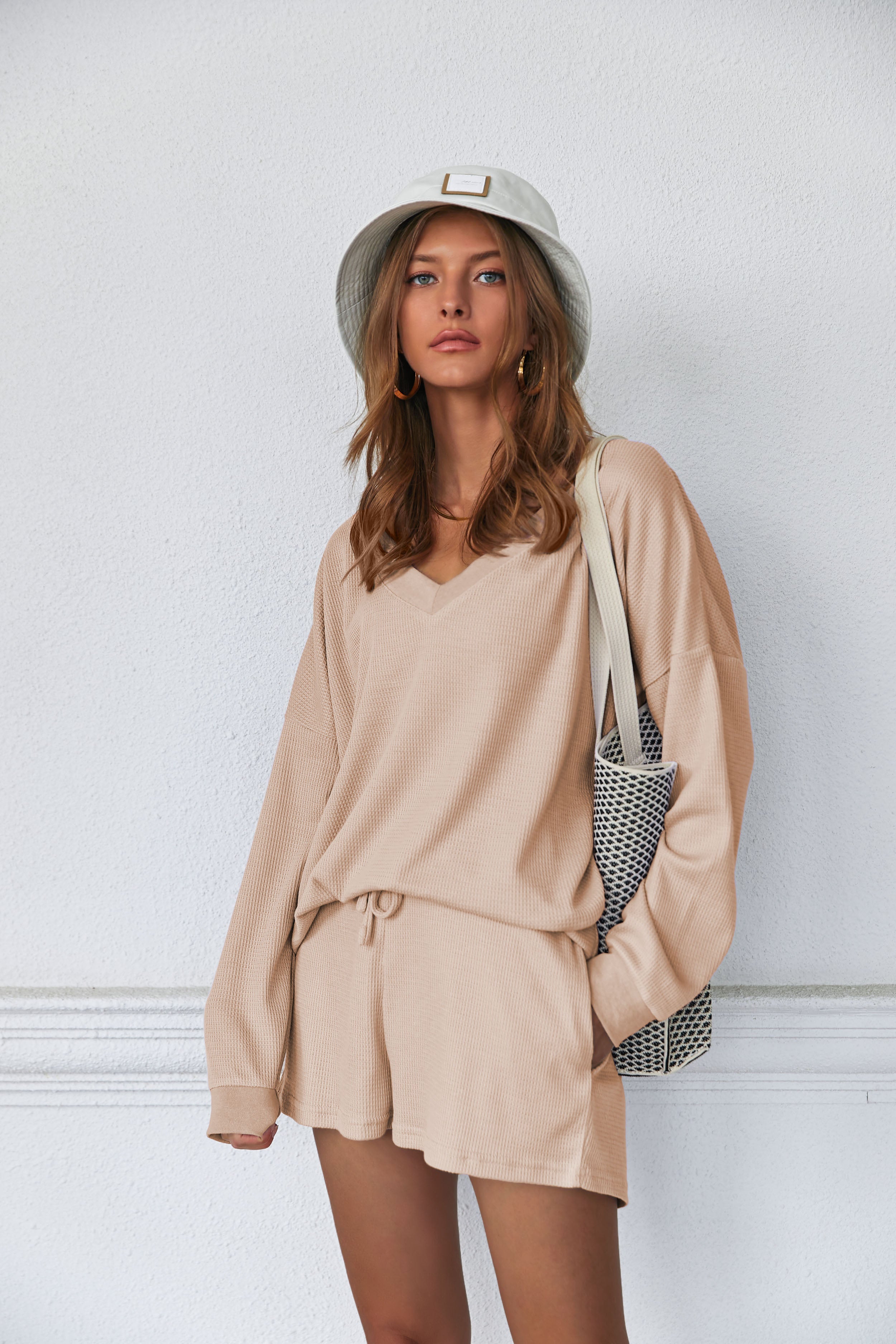 Waffelstrick-Pyjama-Set mit V-Ausschnitt, Langarm und Shorts, weiß