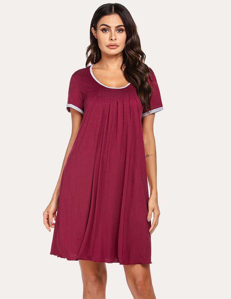 Wine red pleated nightdress with short sleeves and contrast-trim neckline