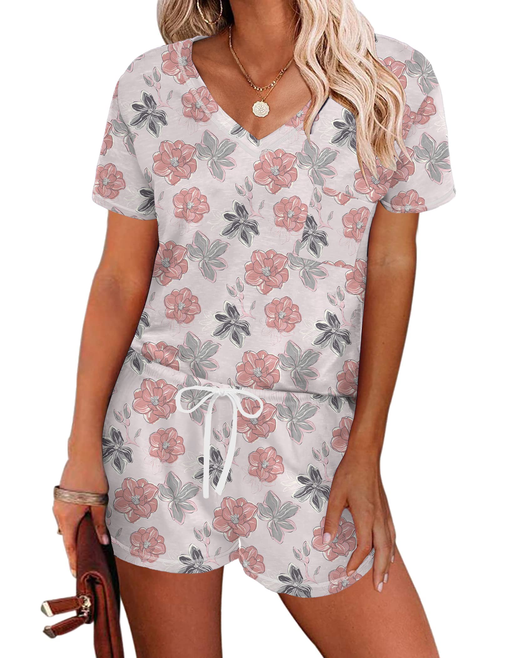 Short-sleeve lounge pajama set with V-neck, light floral print and drawstring shorts