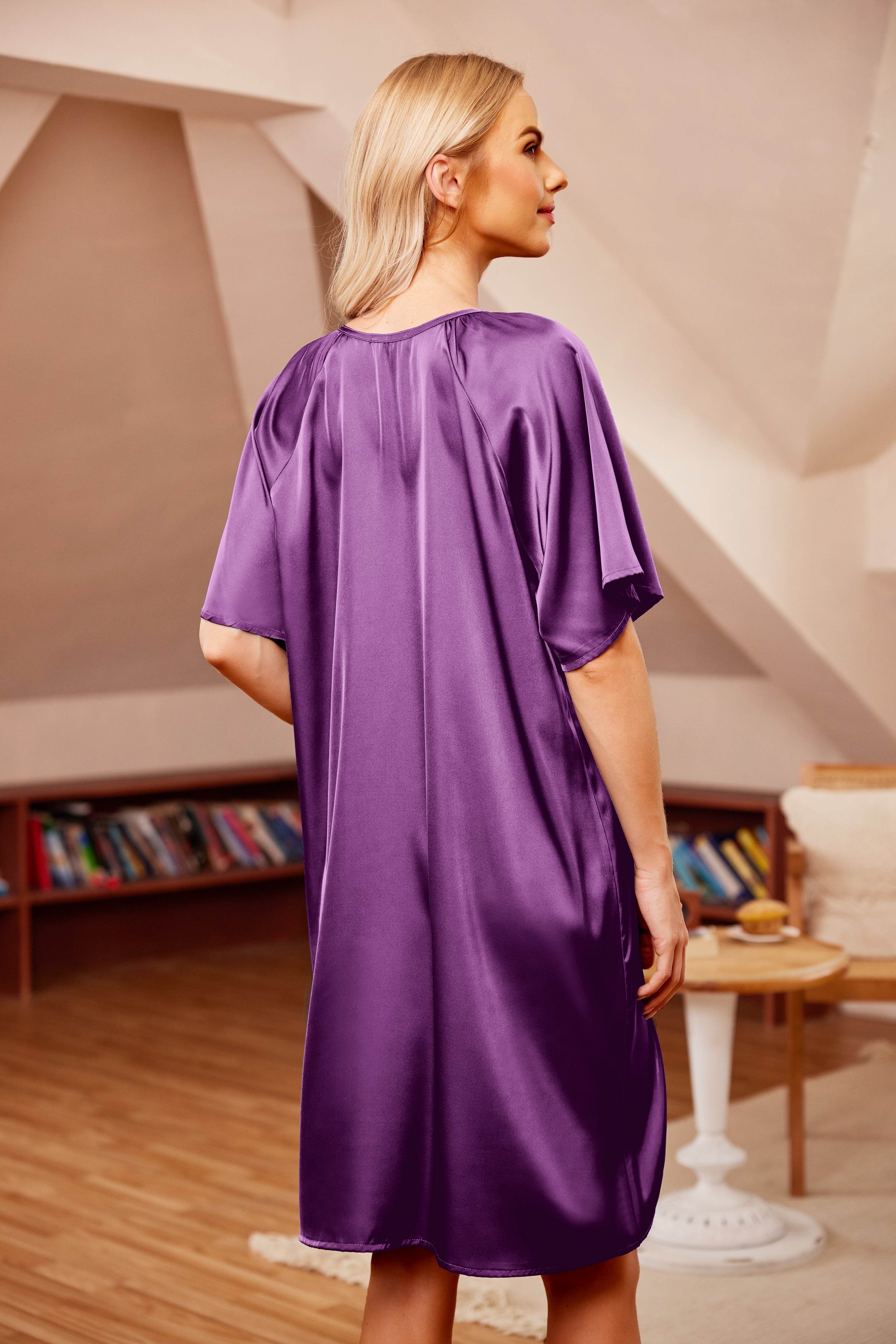 Purple silk short-sleeve loose nightgown with V-neck and gathered back pleats