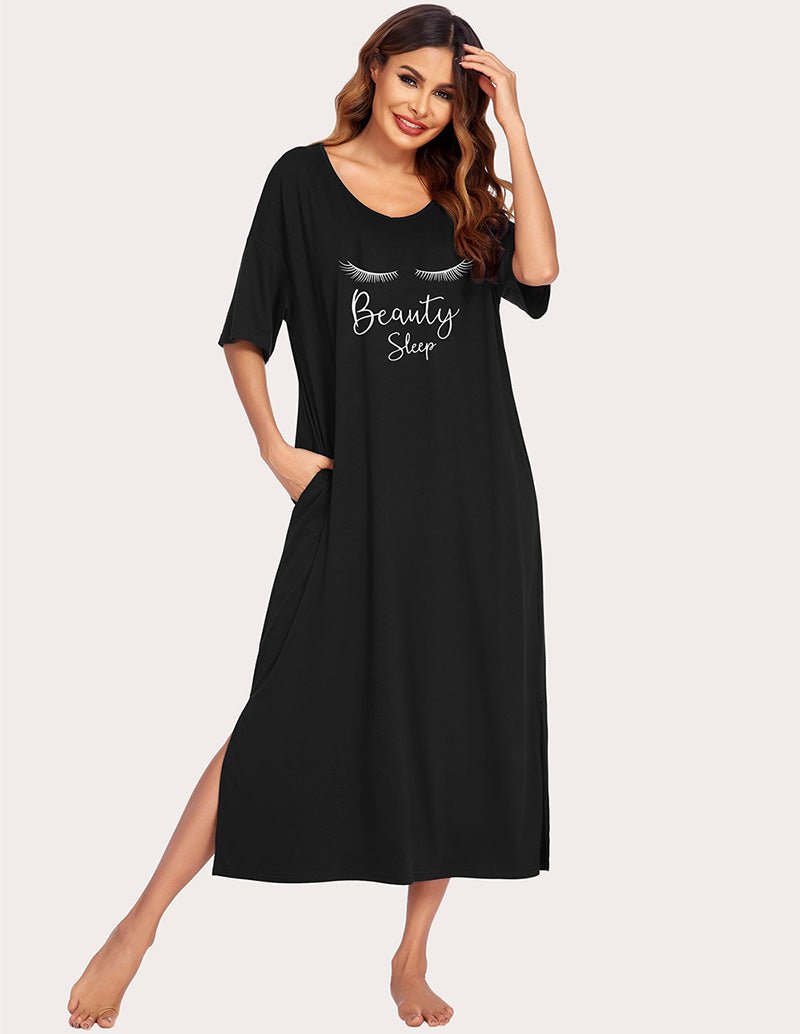 Schwarzes Nachthemd mit Seitenschlitz, U-Ausschnitt, kurzen Ärmeln und „Beauty Sleep“-Print