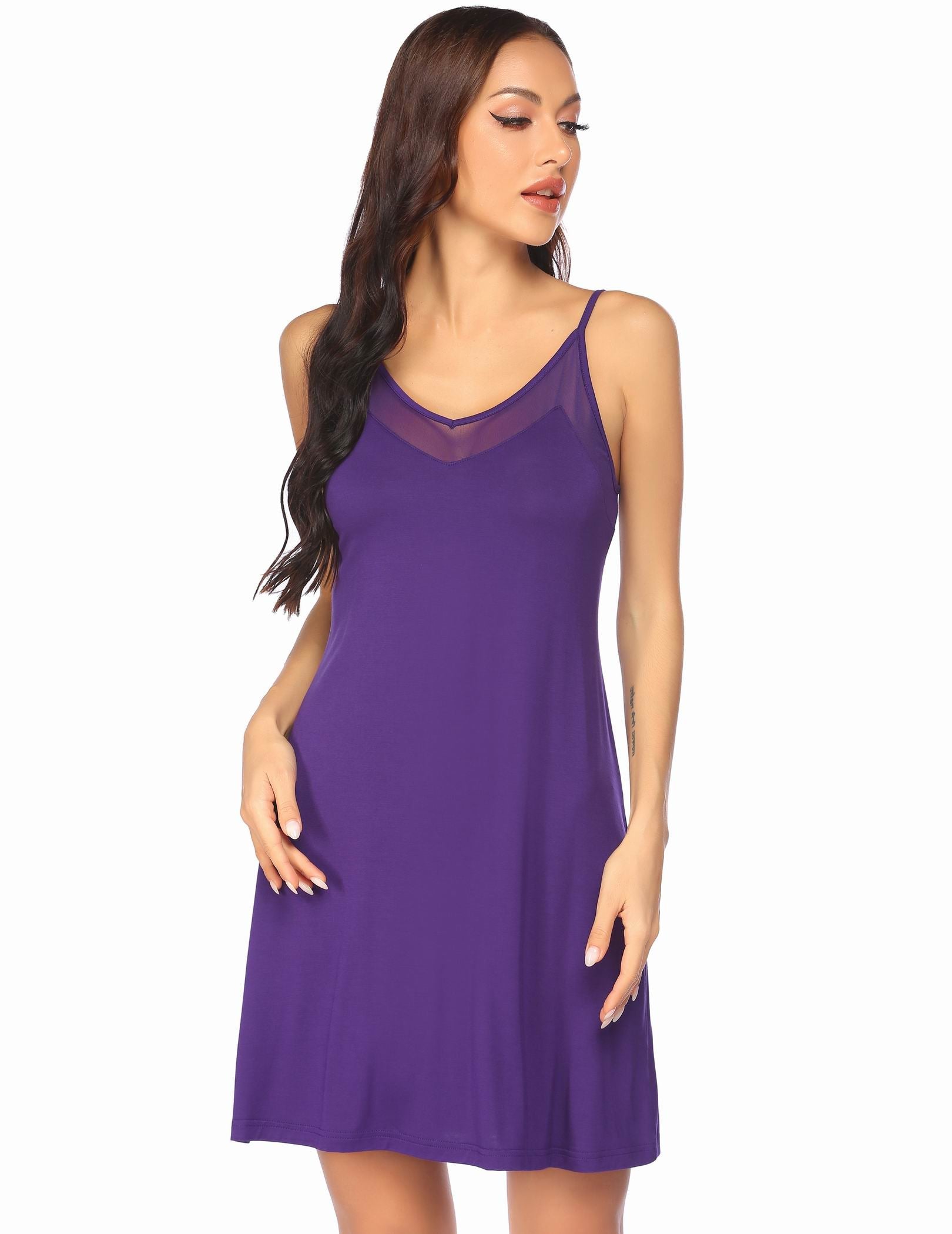 Ärmelloses Schlafkleid mit schmalen Trägern, V-Ausschnitt mit Netz, lila