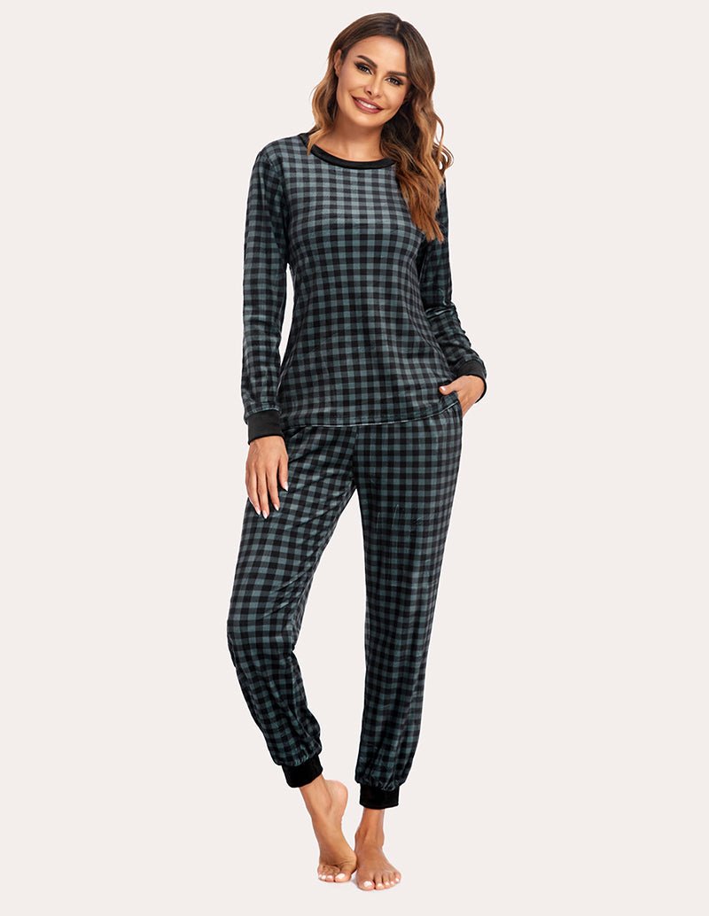 Velvet plaid pajama set in dark green and black, long-sleeve top and jogger pants