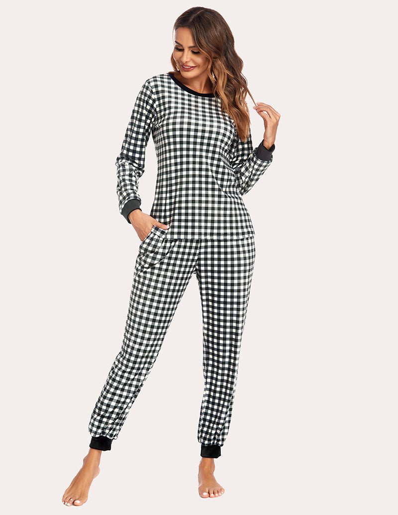 Velvet plaid pajama set, black-and-white check with long sleeves and drawstring jogger