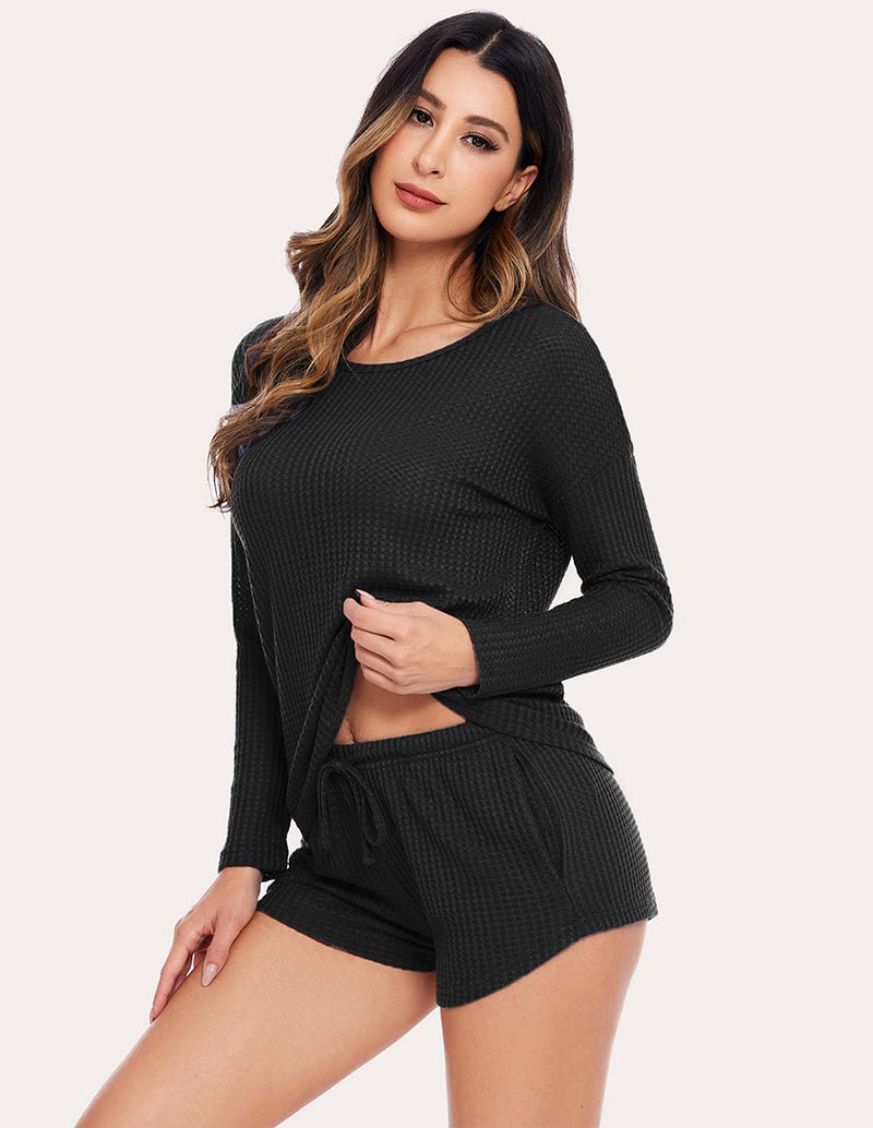 Waffelstrick-Pyjamaset, Schwarz, Langarmshirt mit passenden Shorts und Kordelzug